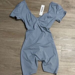 NWT athletic vertvie one piece scrunch butt